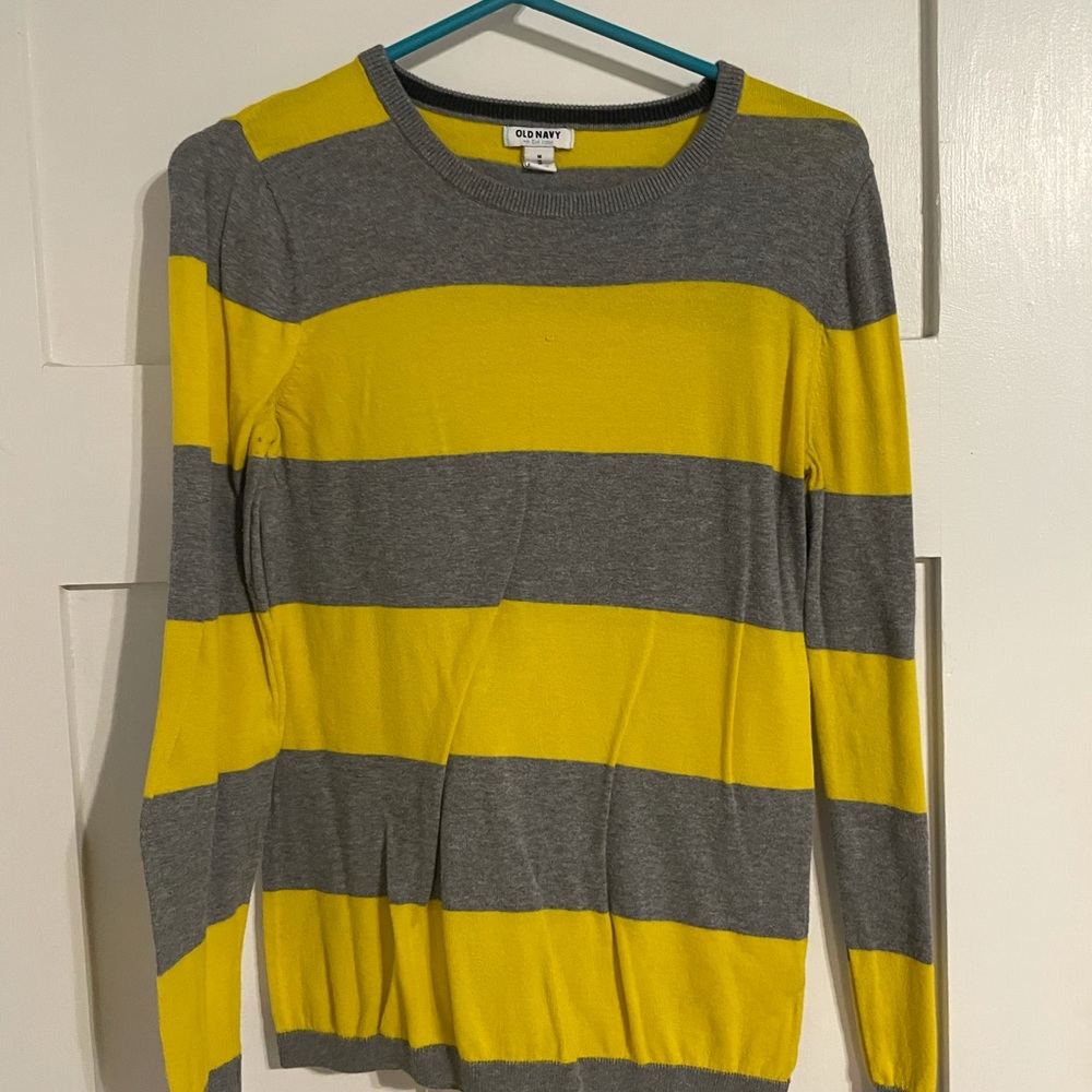 Old Navy sweater